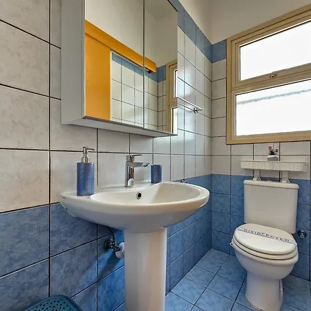 Aphrodites Pearl Luxury 3 Bed Apartment